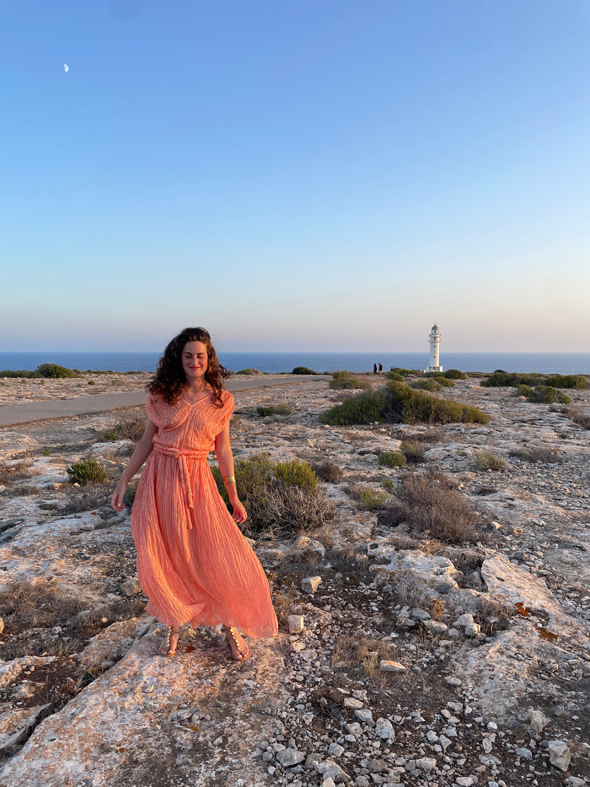 Metreyle Turuncu Keten Kumaş, Organik Pamuklu Kumaş, Dokulu El Dokuma Yarı Şeffaf Doğal Kumaşlar.