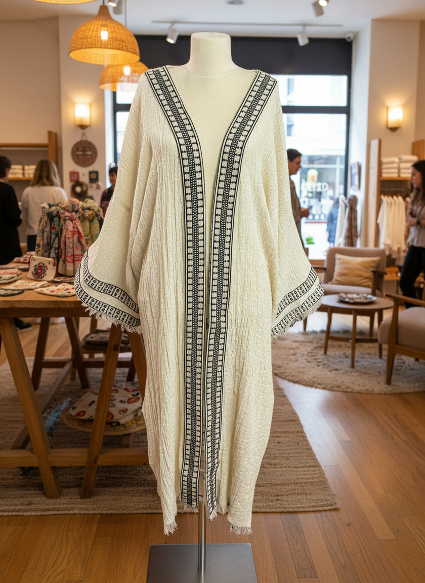 Nötr Esnek Buruşuk Pamuklu Kumaş, Dokulu Yüzey, Kırık Beyaz Fildişi Pamuklu Kumaş, Örme Görünüm.