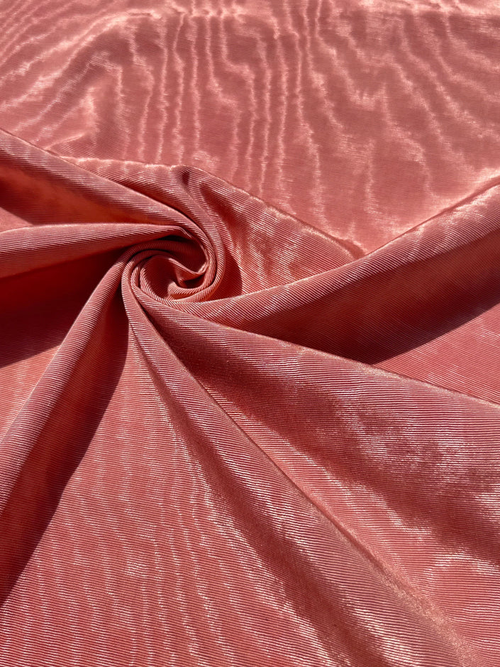 Tissu de soie rose saumon, soie par cour. Conception de filigrane, soie Shantung, tissu de soie moiré large, ruban de soie large et épais, tissu d'ameublement en soie.